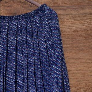 Size 12: 90’s Vintage Leslie Fay Abstract Print Pleated Skirt